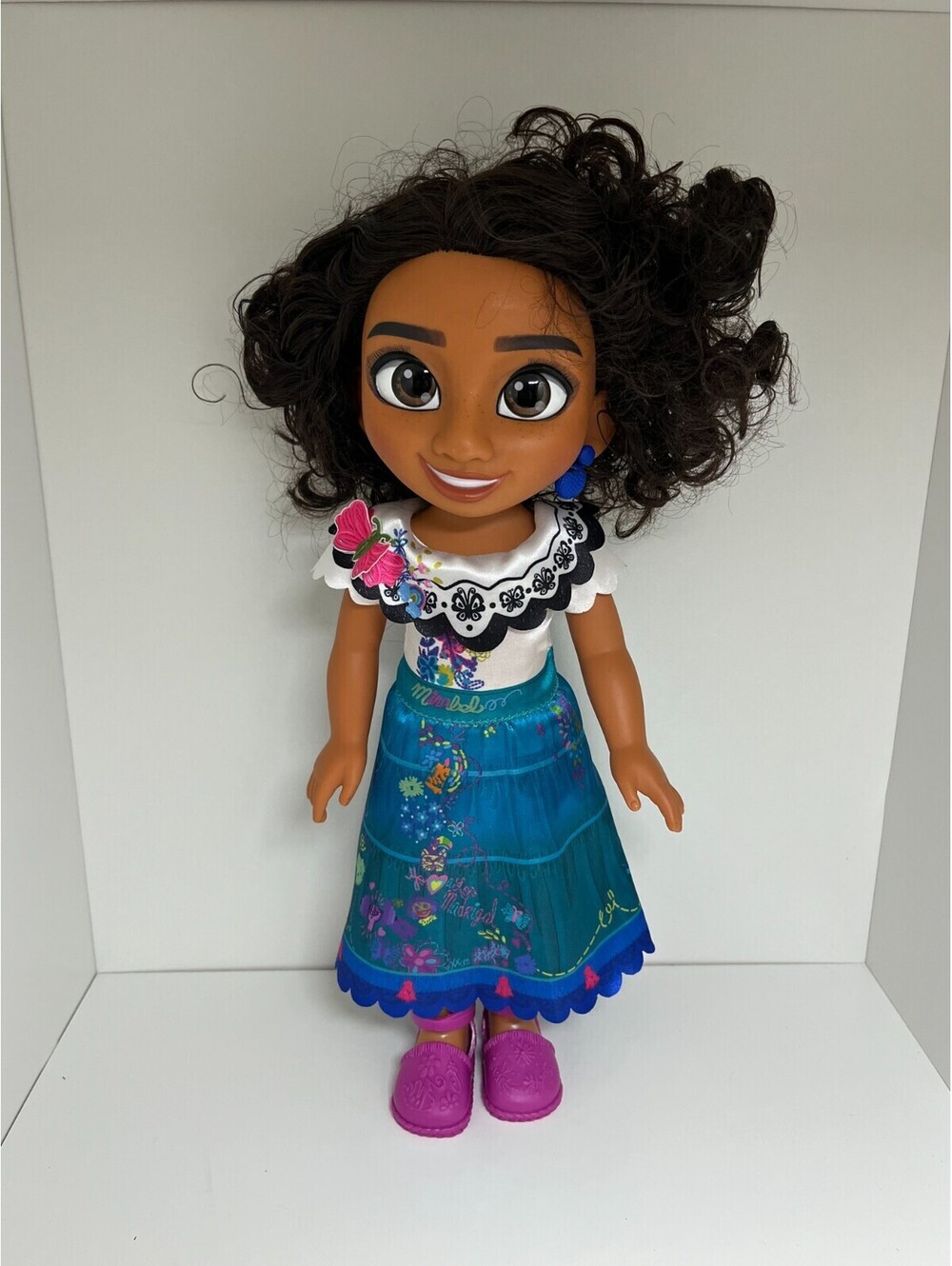 Disney Encanto Mirabel Madrigal Fashion Doll 14 Inch